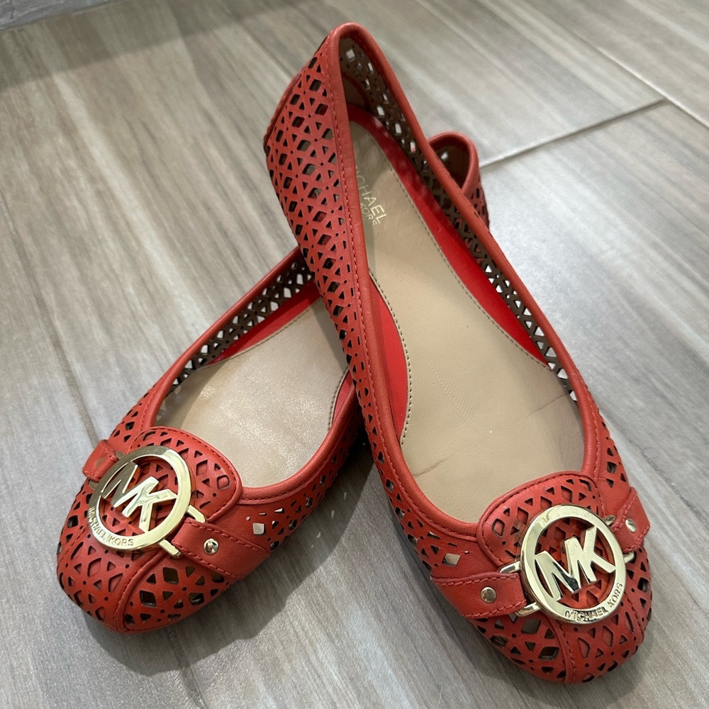 Michael Kors MK Logo Fulton Flats Coral Orange Size 7.5